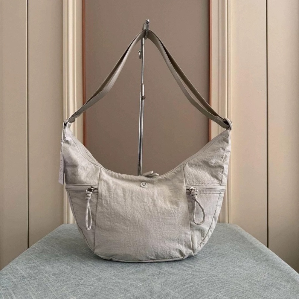 Lululemon Athletica Beige Shoulder Bag - Picture 6 of 6